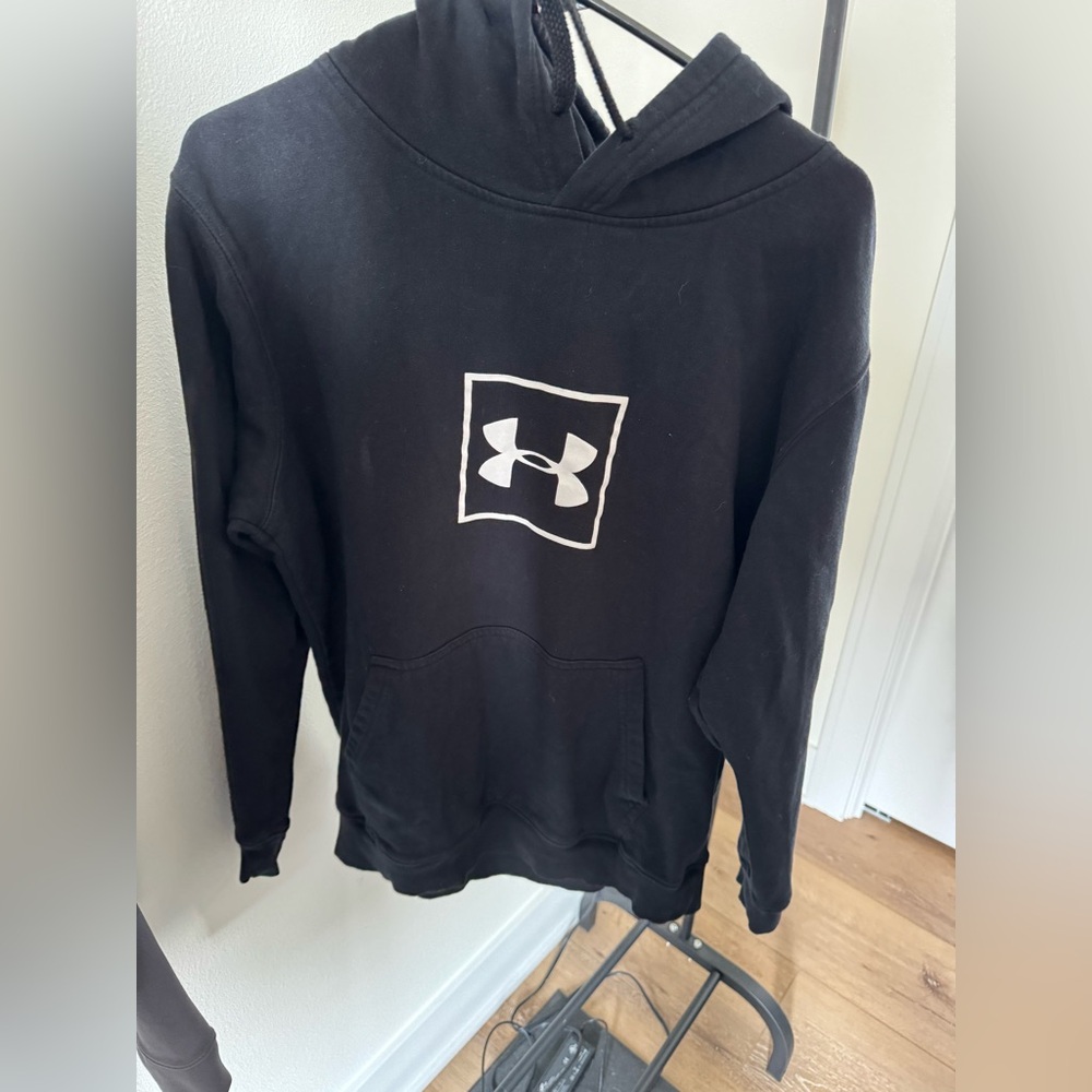 WOMENS UNDER ARMOUR SWEATSHIRT BLACK & White size large